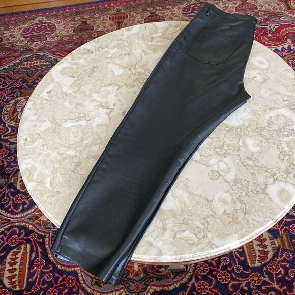 Wilfred The Melina™ Pant Vegan Leather Black - Picture 7 of 10